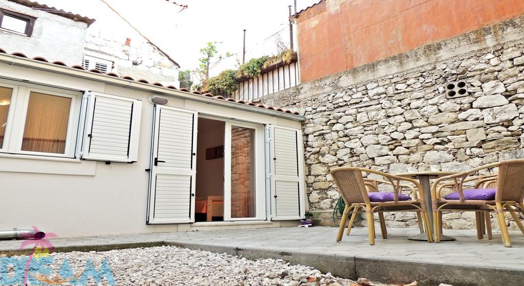 Asi Apartment Split